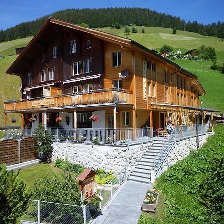 Esthers Guesthouse Gimmelwald Exterior foto