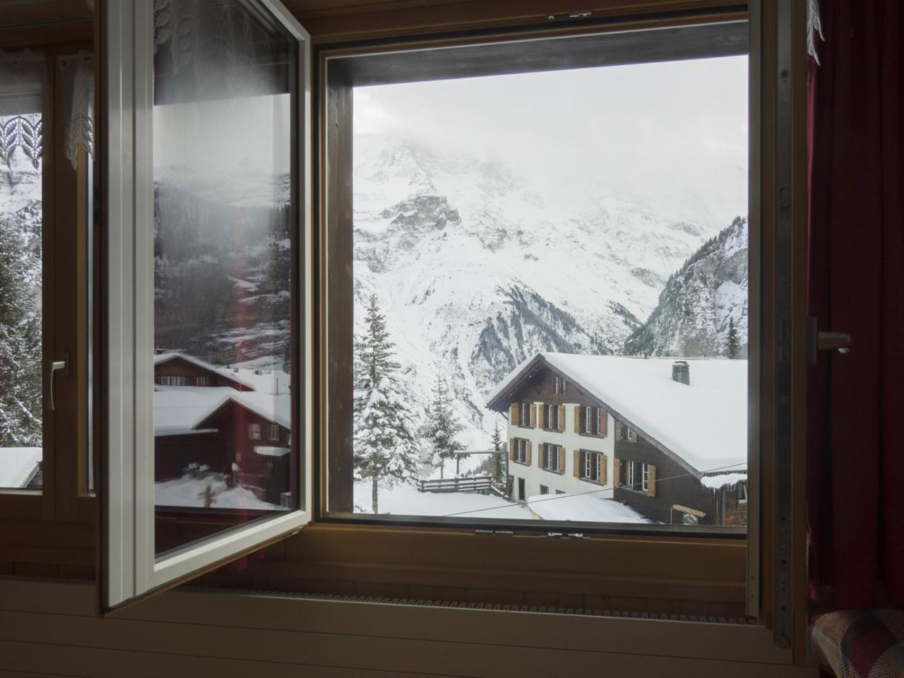 Esthers Guesthouse Gimmelwald Exterior foto